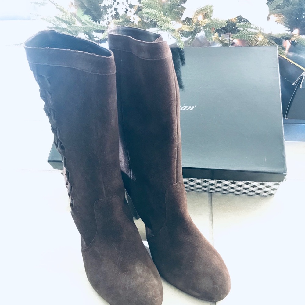 Boots - Picture 4 of 8